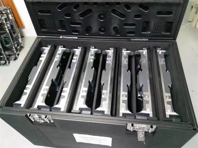 �C����